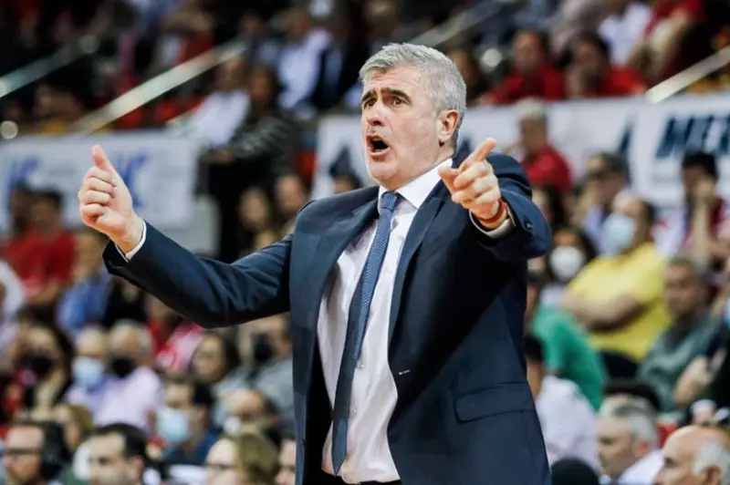 أوسكار كوينتانا مدرب سلة الاتحاد